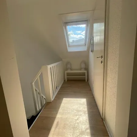 Dachgeschosswohnung In Kerpen-blatzheim Appartamento *